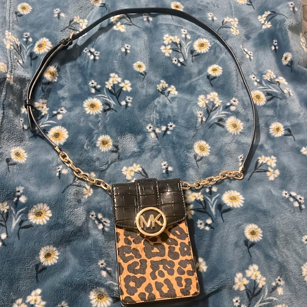 MICHAEL KORS PHONE BAG CROSSBODY OR SHOULDER BAG